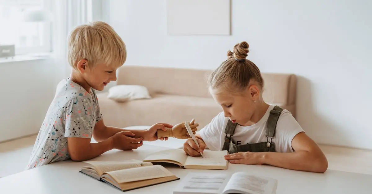 5 Astuces pour Organiser un Espace de Travail Efficace