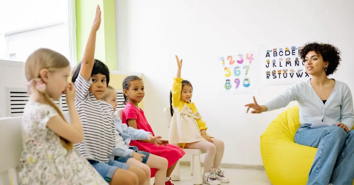 5 Astuces pour Encourager votre Enfant à Participer en Classe